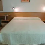 Aktinia ホテル