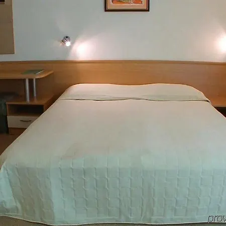 Aktinia Hotel